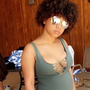 Meet your Posher, Cree